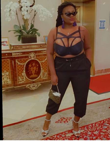 Une belle black pulpeuse — photo 2