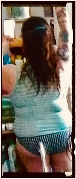  44A.BRUNE SOURIANTE PR FELLATION SEXE — photo 2