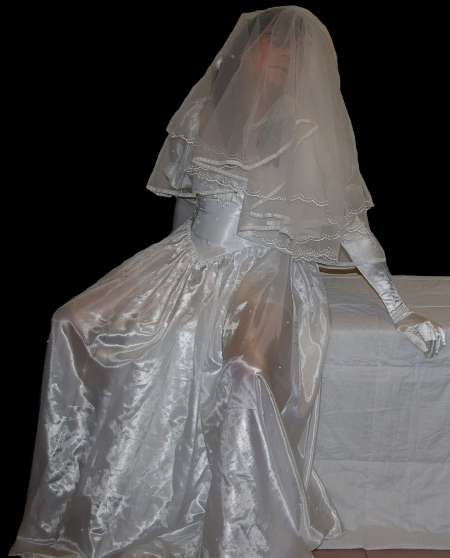 Salope en robe de mariée à conduire à l'abattoir — photo 8