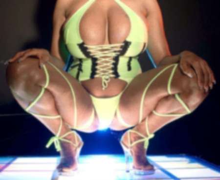 La sexy black charmeuse