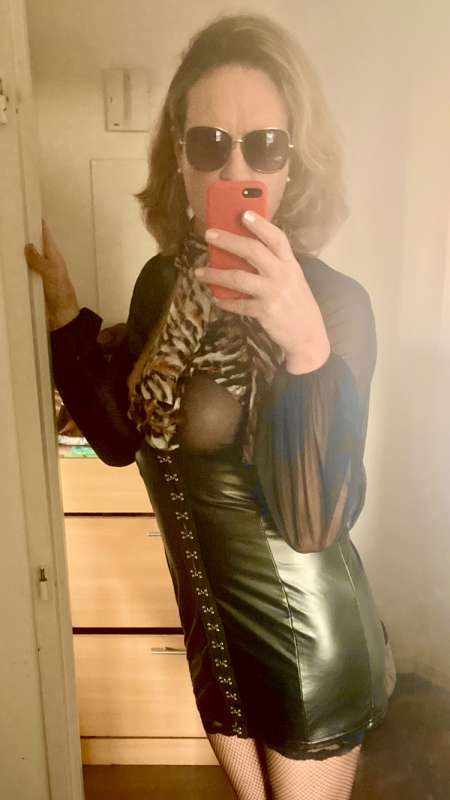 Travesti sexy se déplace — photo 2