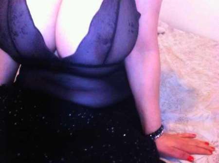 sarah, pulpeuse, joueuse et mature — photo 7