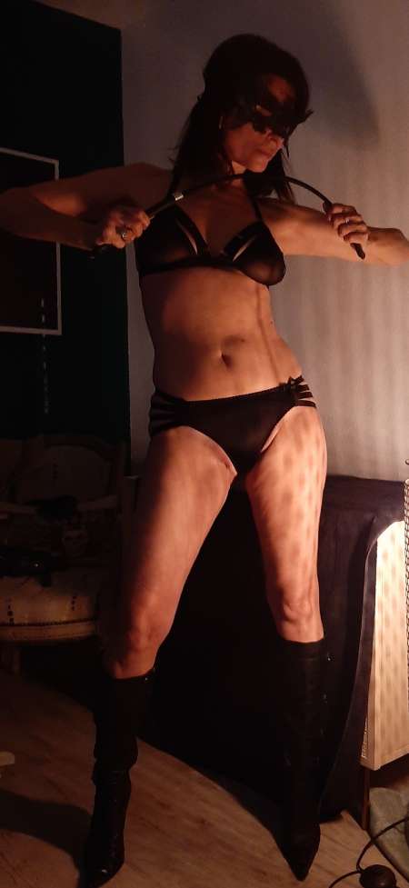 Maitresse raffinée propose session SM soft — photo 4