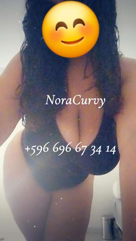Nora Maghrébine Curvy sur la Martinique — photo 5