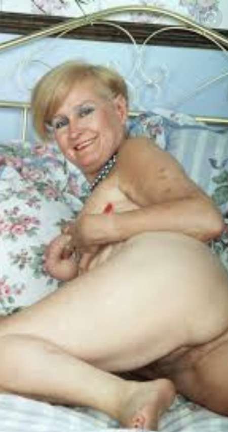 Votre femme mature exhibée devant un photographe — photo 6