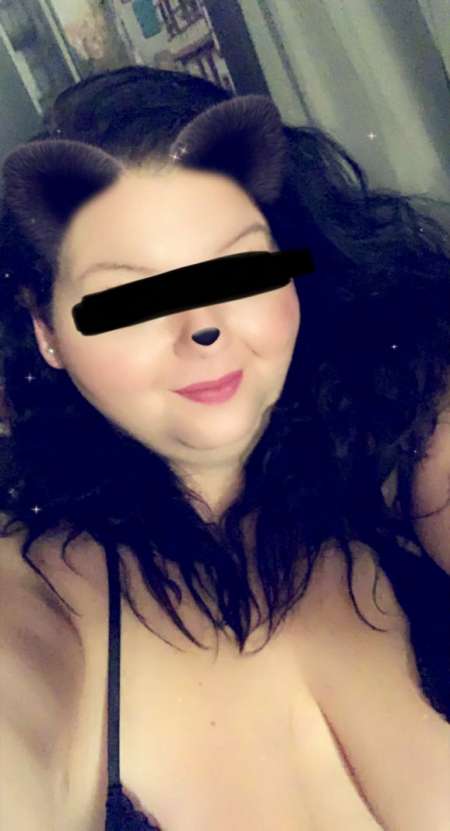 jeune femme ronde coquine et douce — photo 2