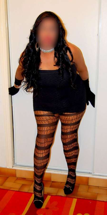 IZA BELLE FEMME A PULPEUSE SUR L'ISLE — photo 2