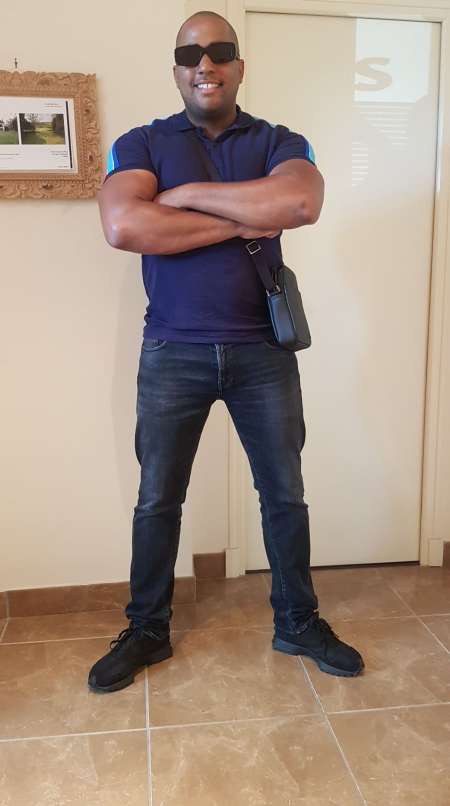  Jeune homme se déplace reçois.... 30 ans antilliai — photo 4