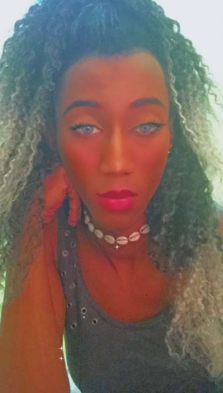 Très bonne salope avec local à démonter