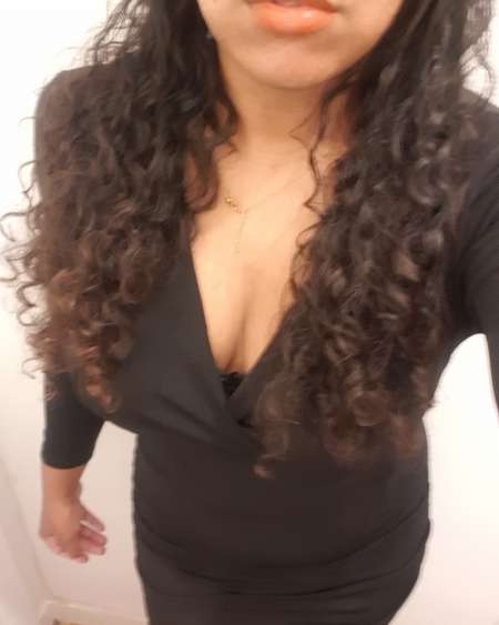 Emilia jolie métisse des iles pour massage