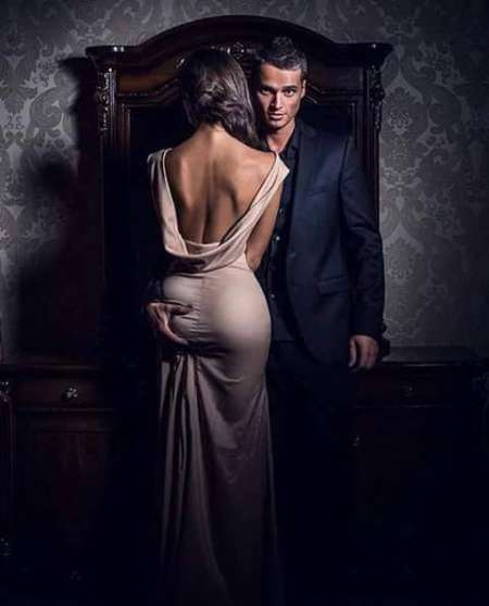 BEAU BLACK DISPONIBLE POUR LES FEMMES