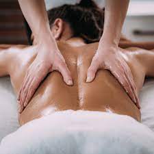 Massage et cunni gratos pour JF tout simplement