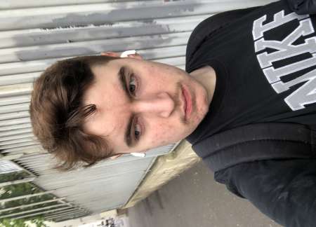 Jeune minet propose des massages