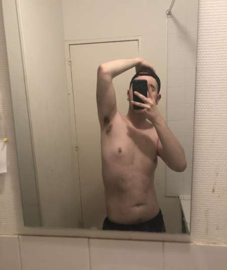 Je cherche un sugar daddy pour jeune minet