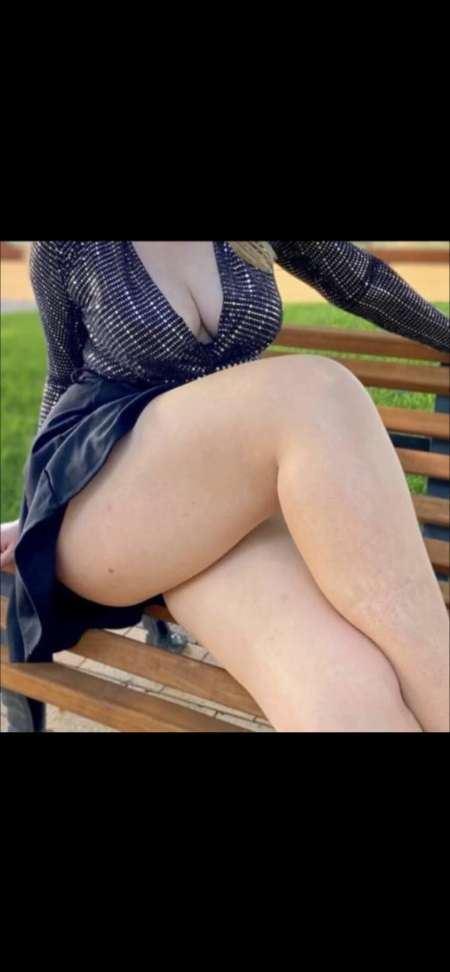 Grosse poitrine en vacances à Paris domi