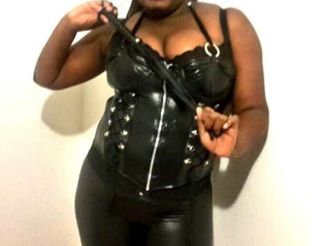 Dominatrice black cherche moneyslave et soumis — photo 2