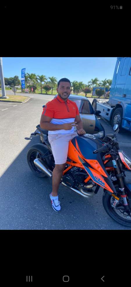  cherche femme disponible en guadeloupe pour de b