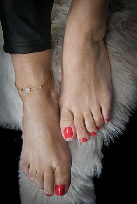 Petits pieds à masser et à lécher — photo 4