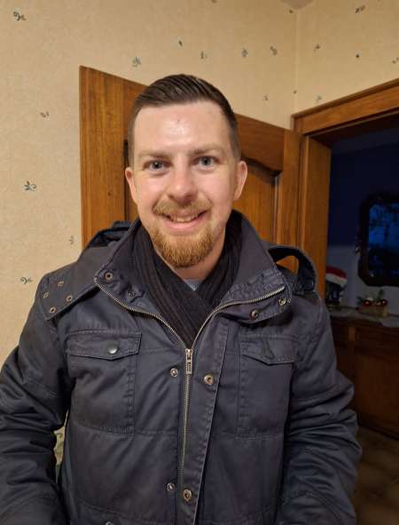 Jeune homme cherche sexe avec femme