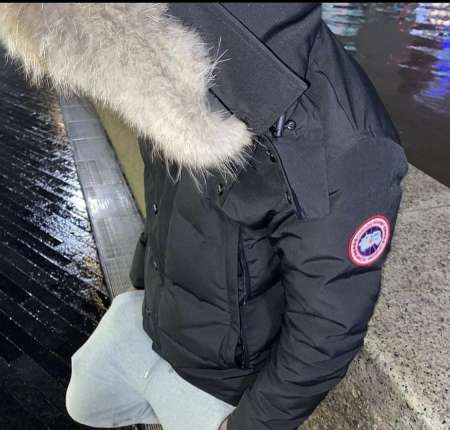 Salut beauté, un jeune homme plein d’énergie