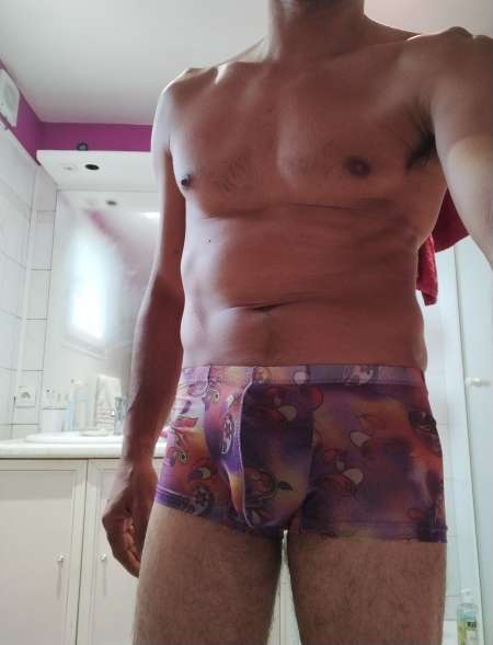 Bel homme latino BM pour couple hétéro