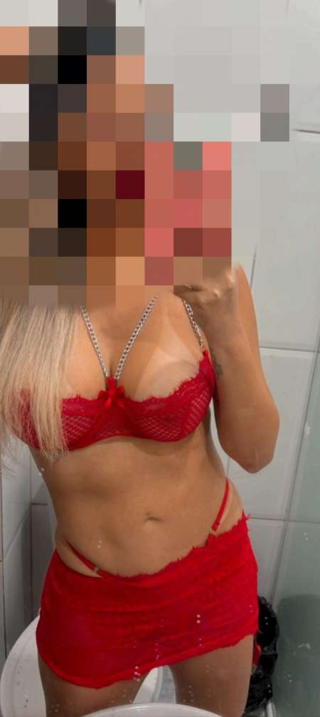  Belle et élégante brésilienne