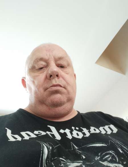 Homme mûr cherche femmes de 20 à 35 ans