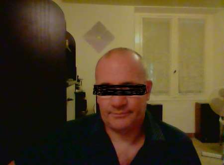 Homme cherche une Femme câline, ou couple hétéro