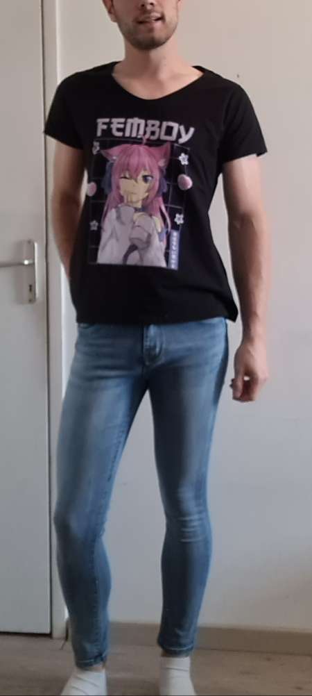 Gay passif cherche un glory hole ou lieux ext