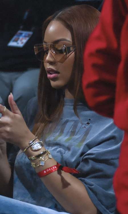 Recherche d’une sugar mummy qui aime les femmes