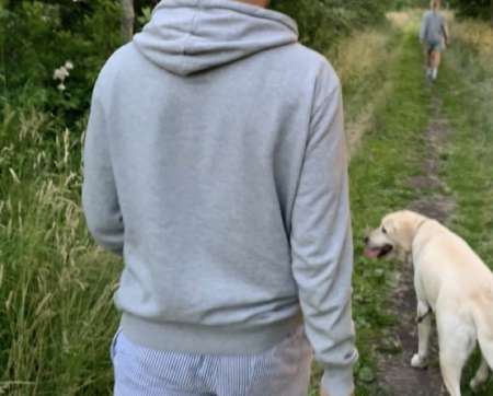  A celle qui s'oserai avec un soigneux jeune homme — photo 2