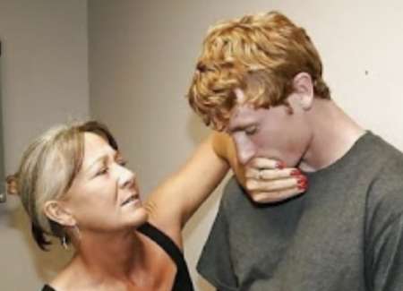 Plaisir et tendresses, jeune homme à votre service