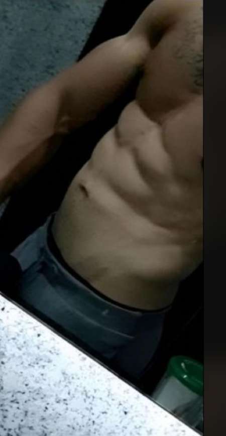  Jeune Homme Latino bien éduqué — photo 4