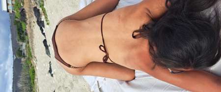 Jeune étudiante métropolitaine tu fais un doctorat