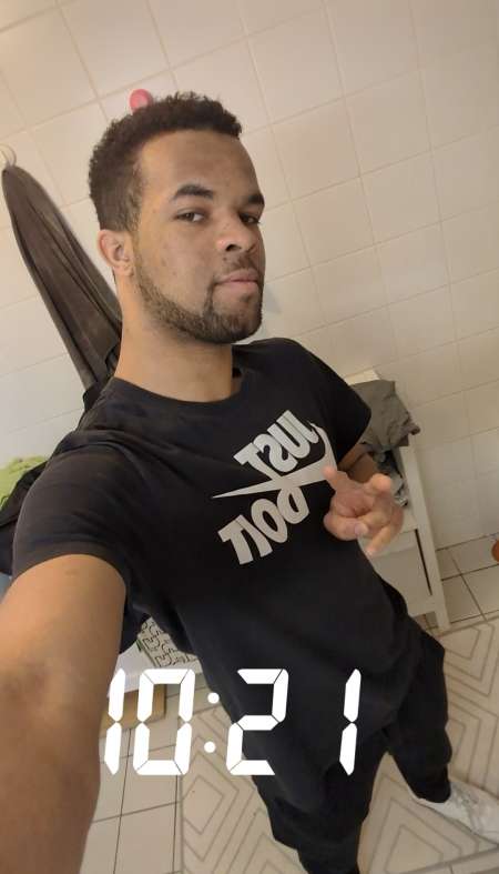  Métisse 20 ans musclé et dominant — photo 2