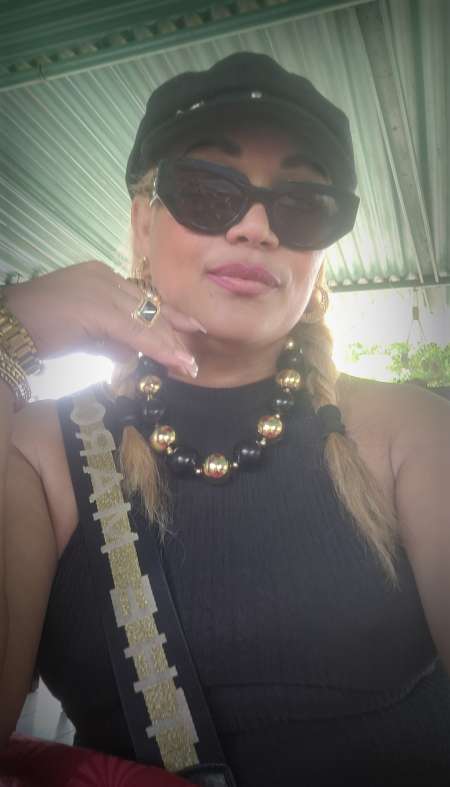 Yamilet jolie famme mûre — photo 8