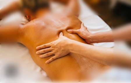 Massage naturiste sensuel avec huiles bio neutres — photo 2