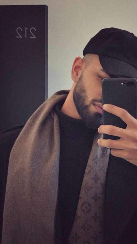 Homme gay musclé offre massage coquin