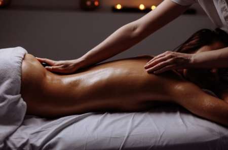 Jeune étudiant propose massage gratuit