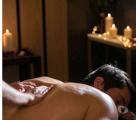 Massage Lingam érotique naturiste