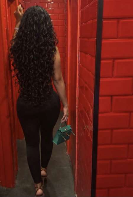 Paola Le contrôle est à moi, le plaisir est à vous