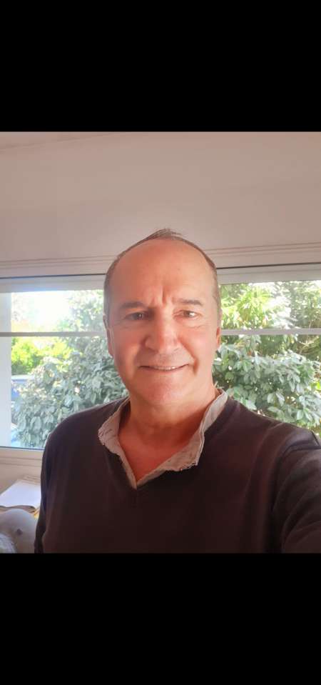 ESCORT MATURE POUR FEMMES OU COUPLES NON VENAL