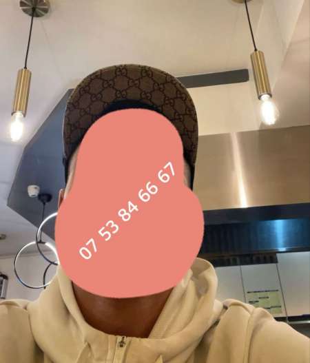 Jeune homme de 26 ans cherche femmes mûres