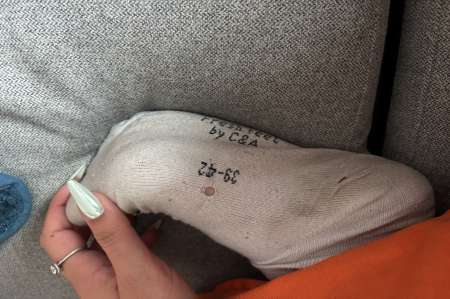  Photos de pieds, culottes portées et chaussettes — photo 2