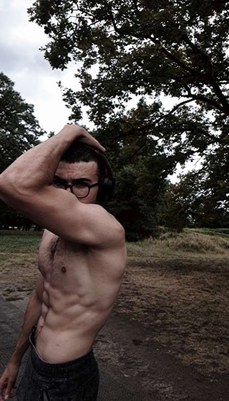  Jeune escort boy déplacement uniquement — photo 4