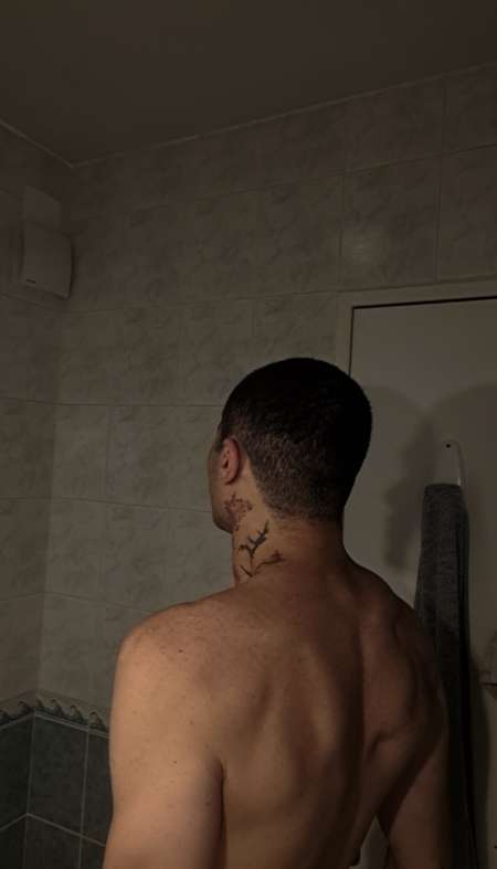  Jeune escort boy déplacement uniquement — photo 5