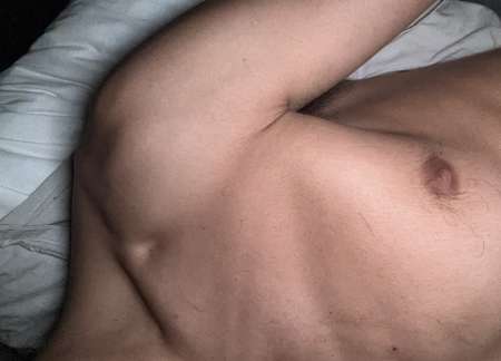  Homme 23 ans cherche femme de tout âge