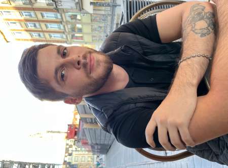 Gigolo disponible facilement