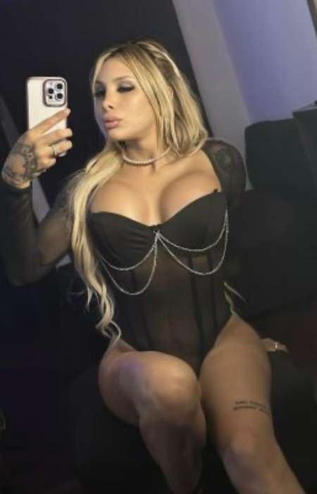 PAMELA TRANS DE PASSAGEM A PARIS 18 EME — photo 2