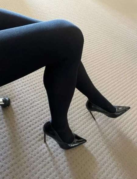 I'm Dominant and I offer BDSM sessions